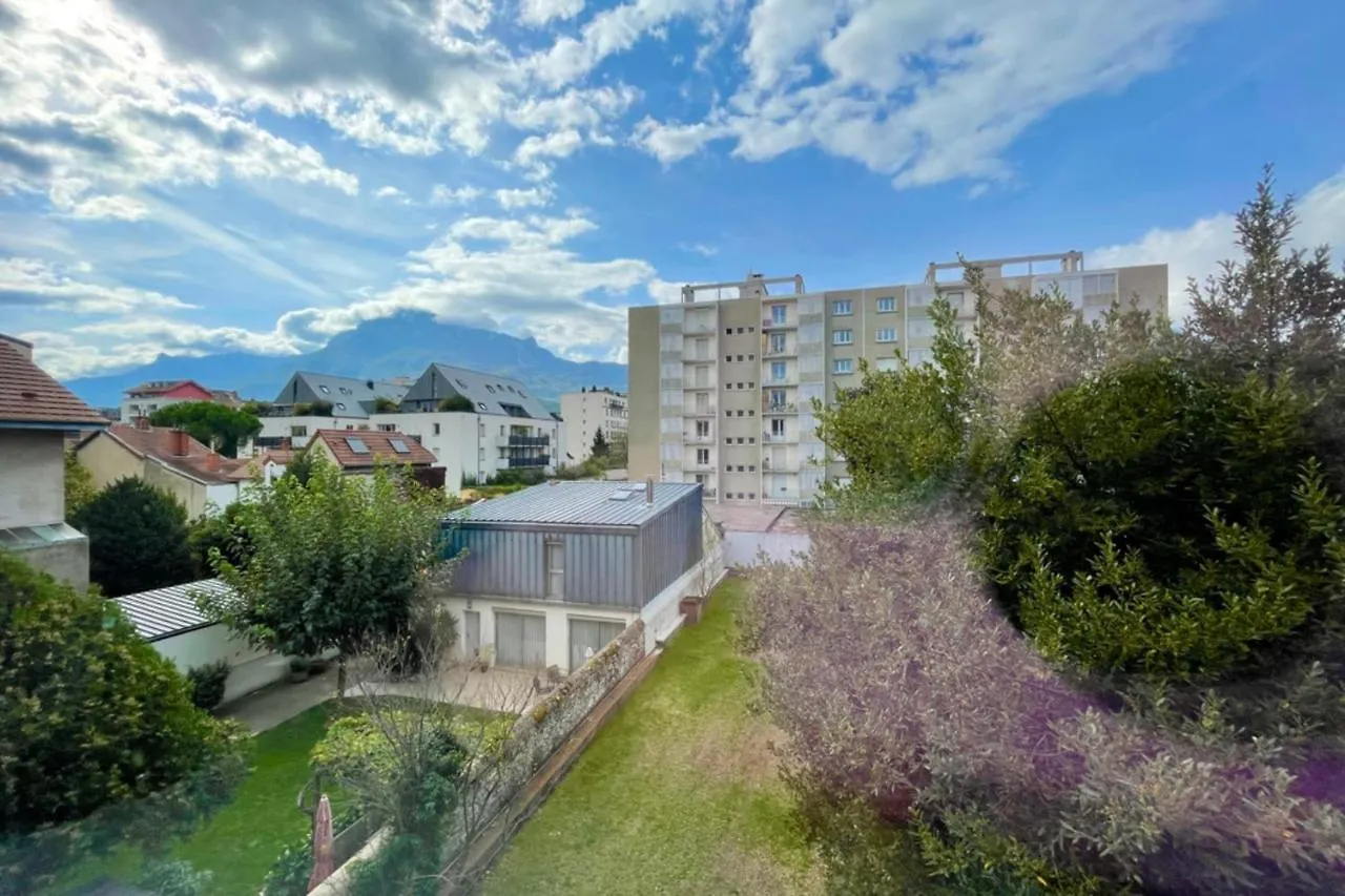 #Ch The Wonderland Apartment Grenoble France